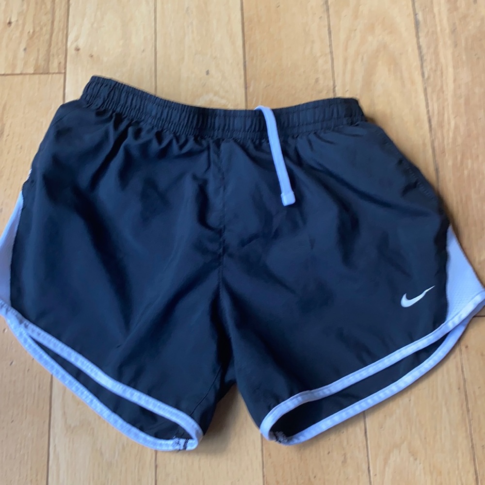 Girls Nike black and white shorts medium